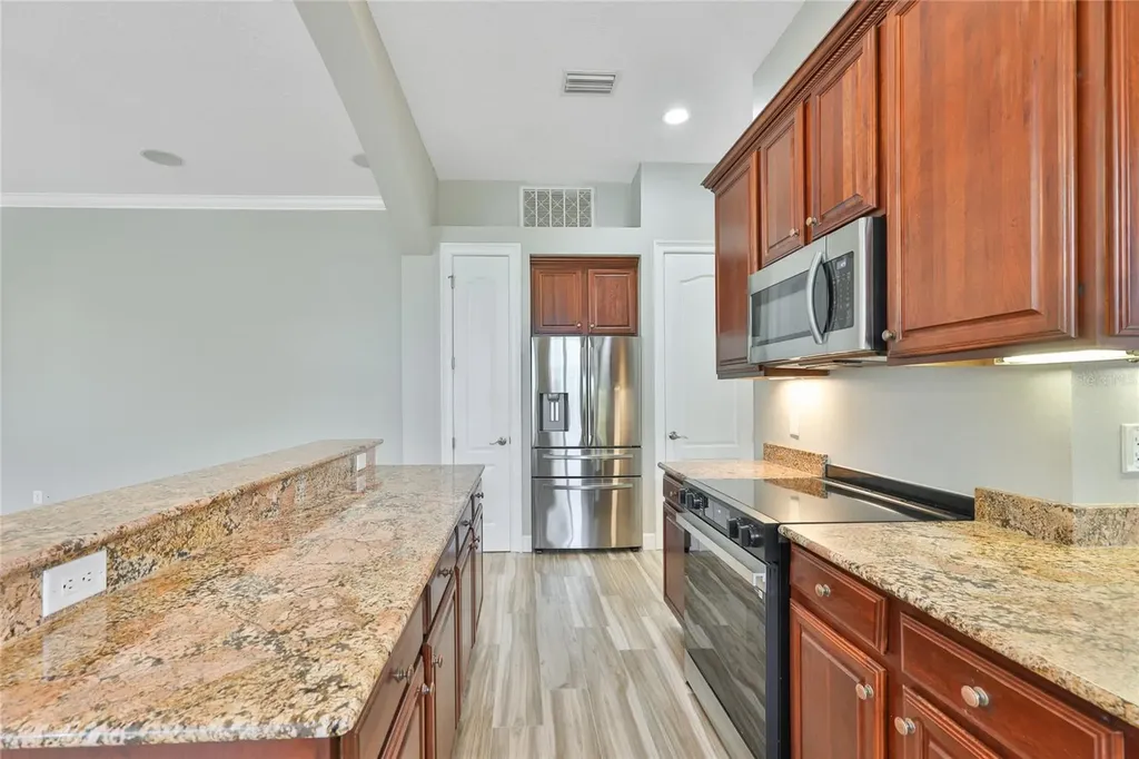 6573 Simone Shores Circle Apollo Beach FL 33572