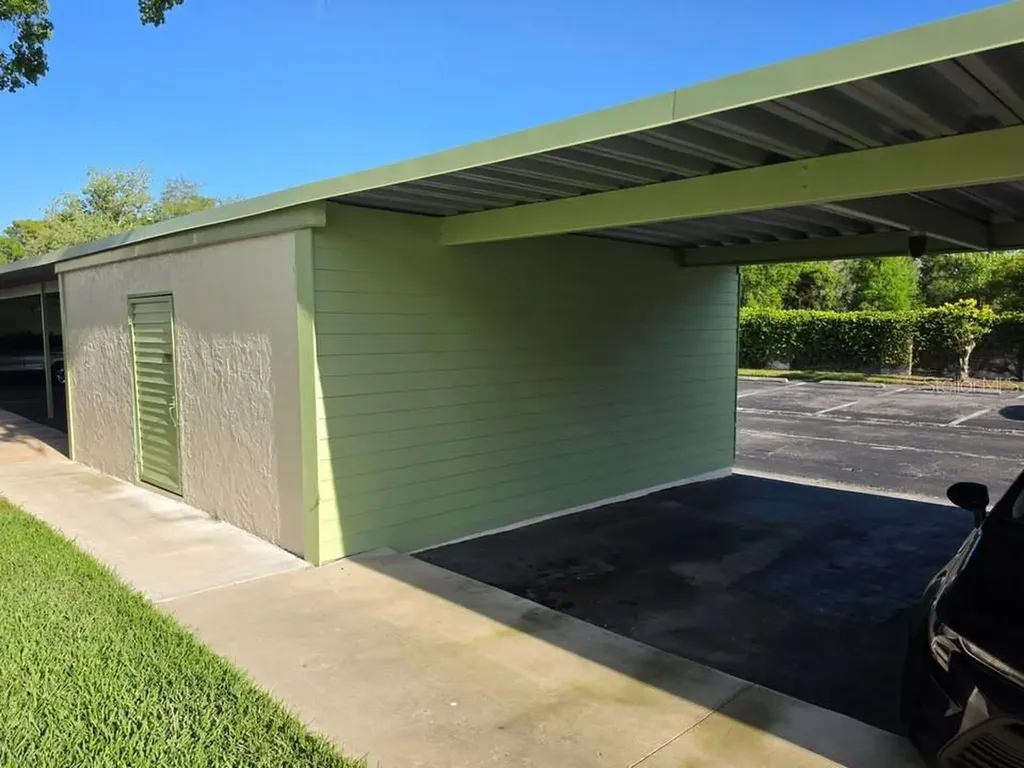 4158 Pinelake Lane Tampa FL 33618
