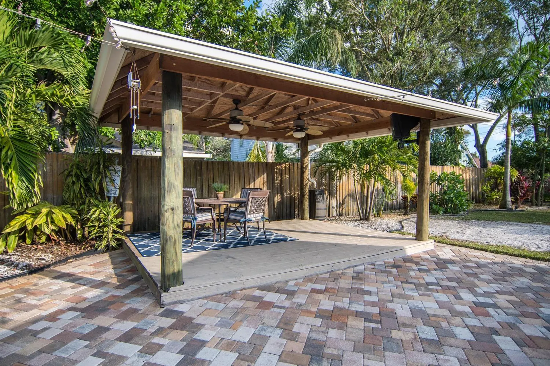 528 59th Way S St Petersburg FL 33707