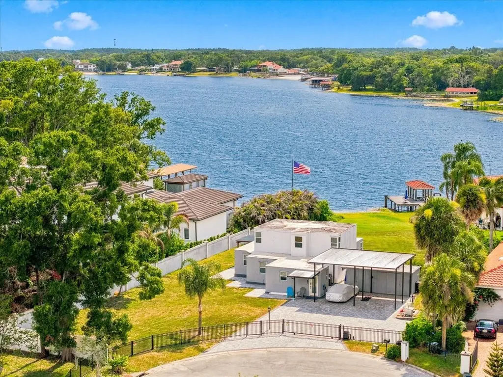 12002 Waterside Court Tampa FL 33612