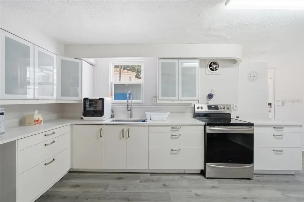 12002 Waterside Court Tampa FL 33612