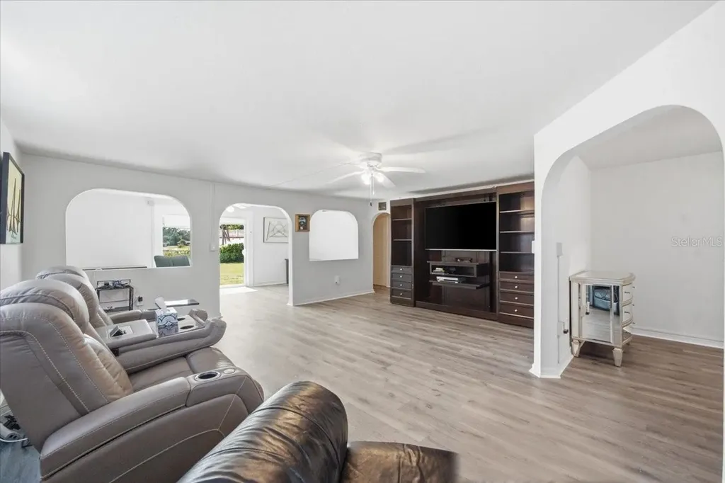 12002 Waterside Court Tampa FL 33612