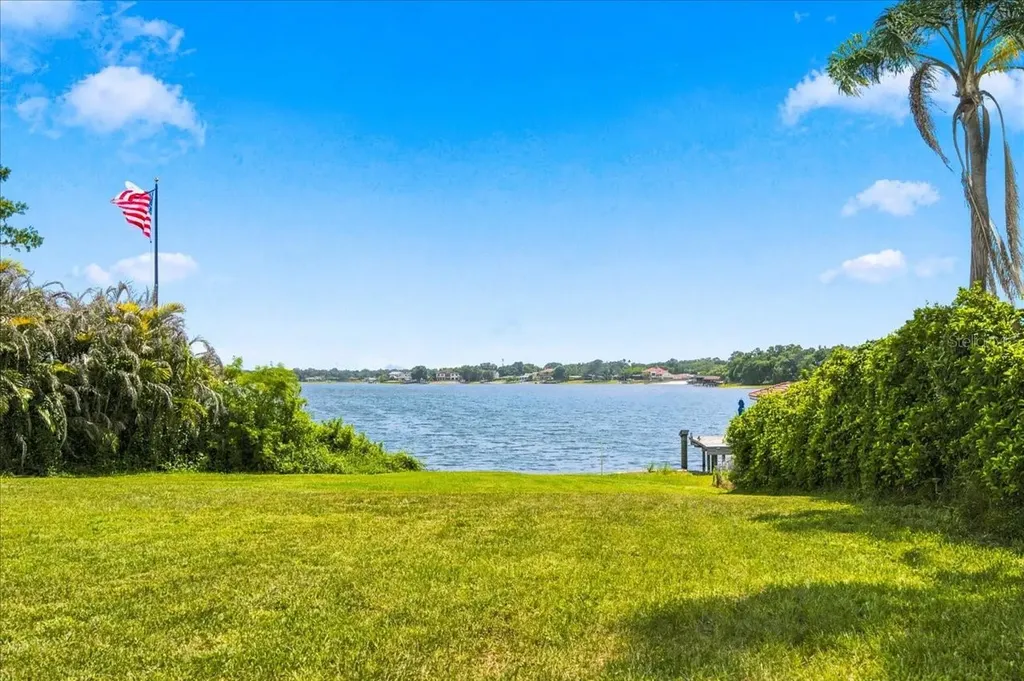 12002 Waterside Court Tampa FL 33612
