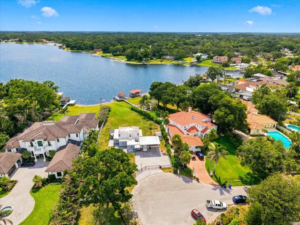 12002 Waterside Court Tampa FL 33612