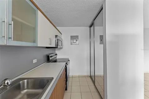 . Cll Regina Medina Guaynabo PR 00969