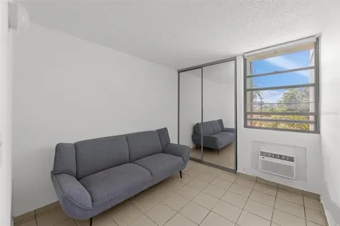 . Cll Regina Medina Guaynabo PR 00969