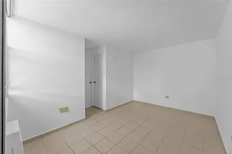 . Cll Regina Medina Guaynabo PR 00969