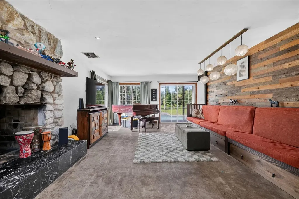 8922 Pritcher Road Lithia FL 33547