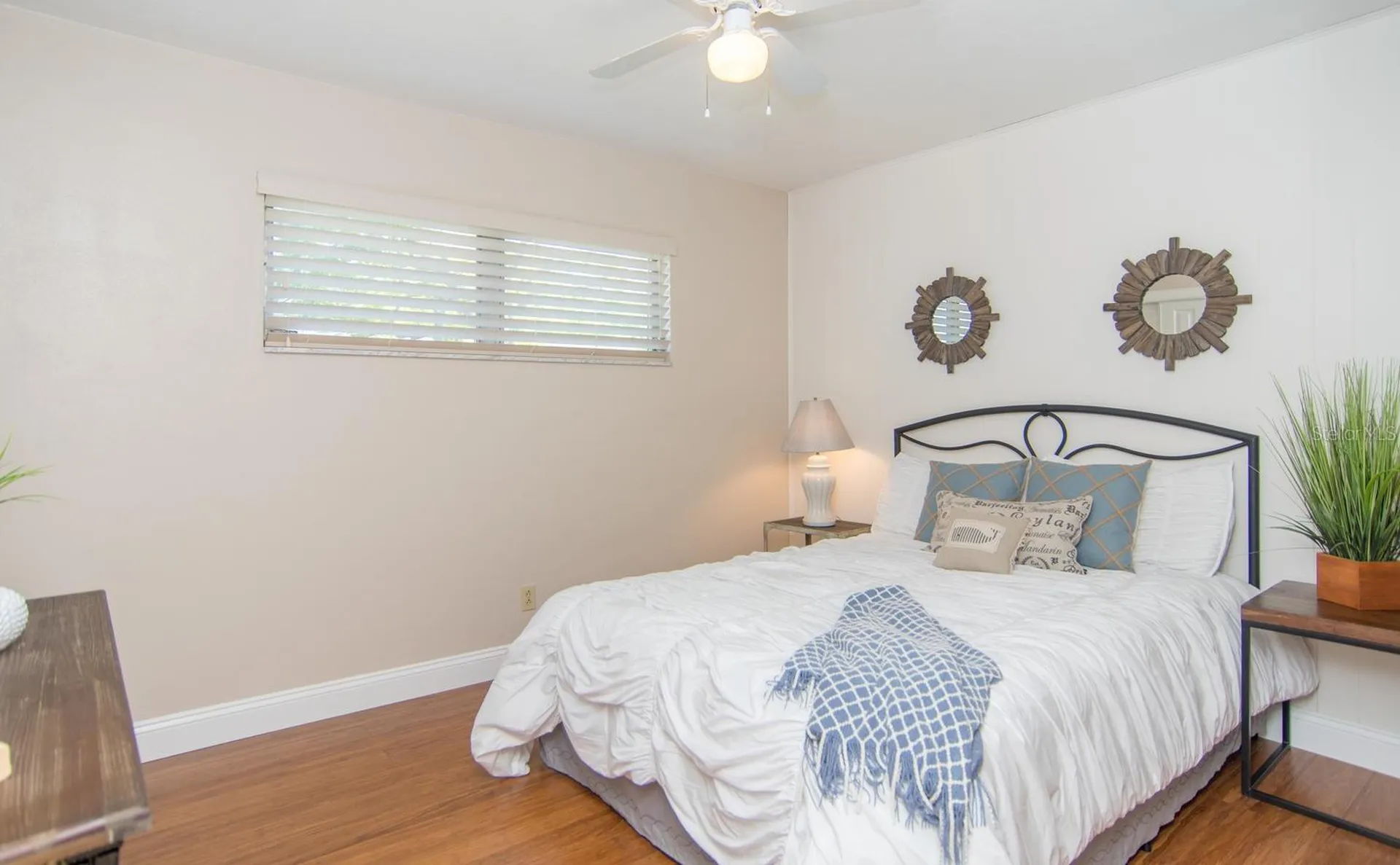 542 59th Way S St Petersburg FL 33707