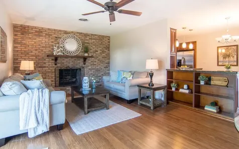 542 59th Way S St Petersburg FL 33707