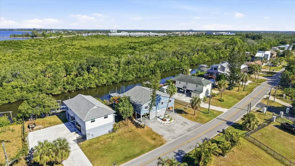 3303 W Shell Point #a Road Ruskin FL 33570