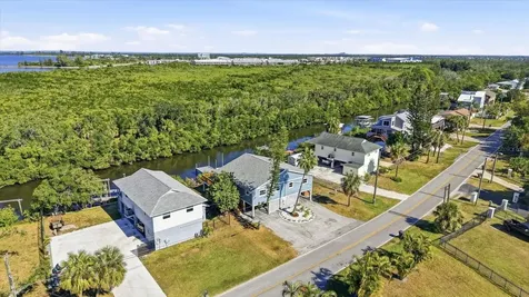 3303 W Shell Point #a Road Ruskin FL 33570