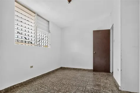 3 Urbanización Reparto Marquez Arecibo PR 00612