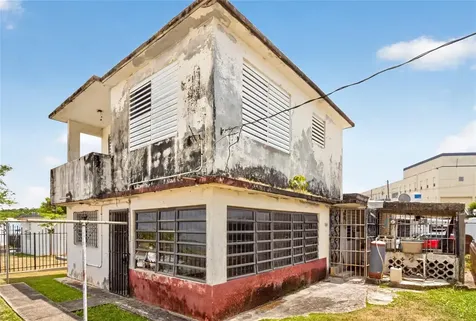 3 Urbanización Reparto Marquez Arecibo PR 00612