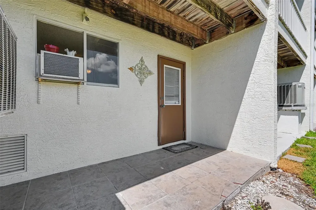 269 Madeira Circle St Petersburg FL 33715