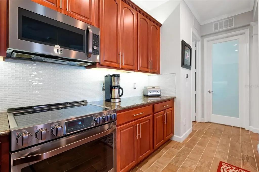 5048 Shoreway Loop Orlando FL 32819