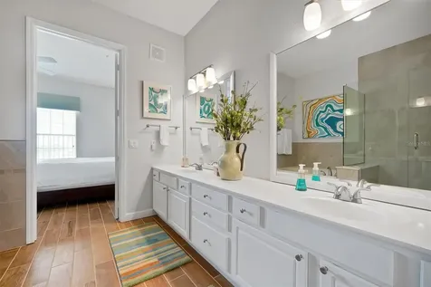 5048 Shoreway Loop Orlando FL 32819