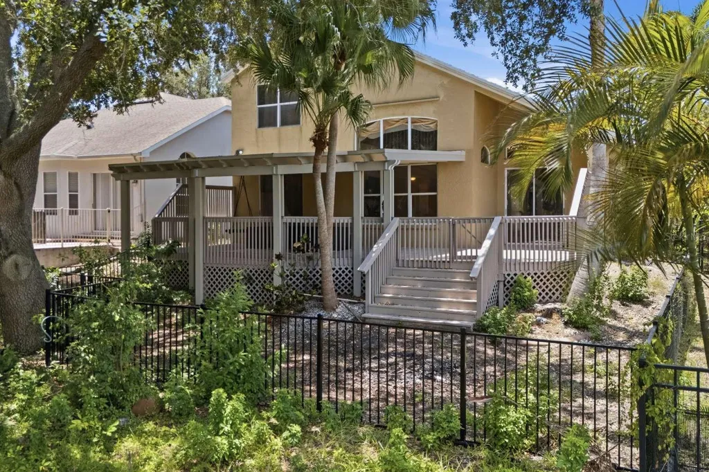 1837 Briland Street Tarpon Springs FL 34689