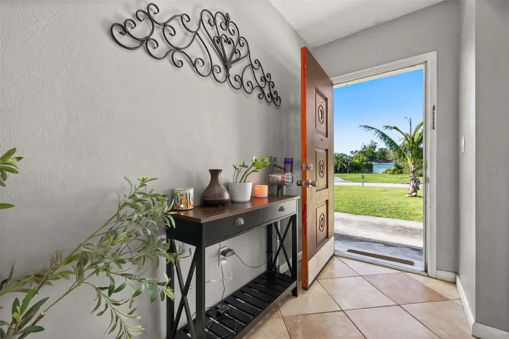 932 Glenmore Circle Melbourne FL 32901