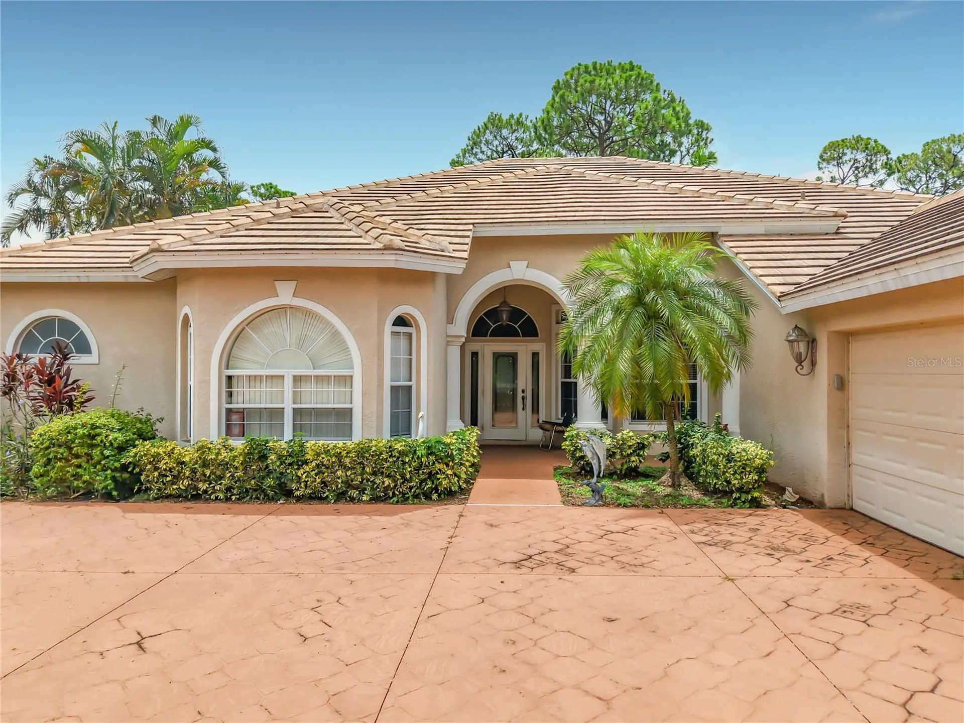 2221 Oxford Ridge Circle Lehigh Acres FL 33973