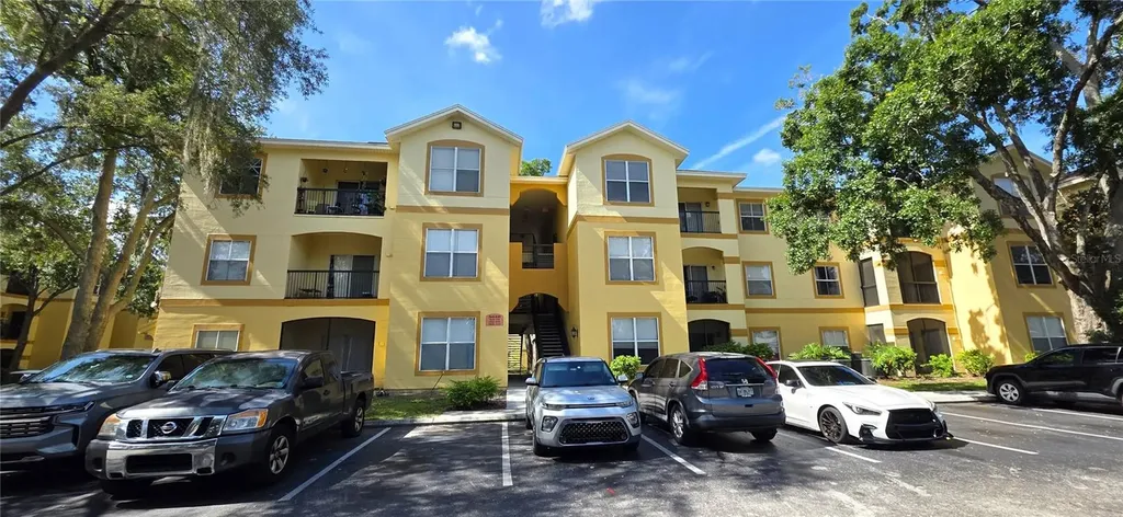 5618 Pinnacle Heights Circle Tampa FL 33624