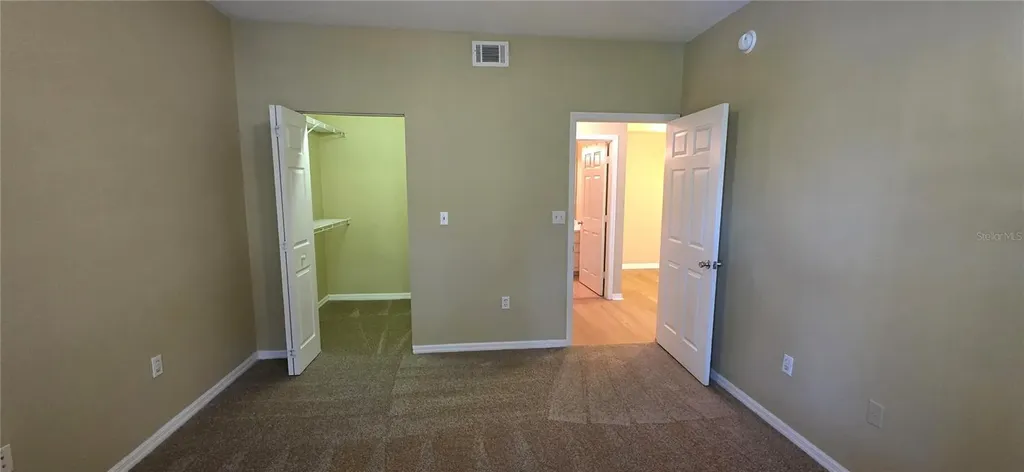 5618 Pinnacle Heights Circle Tampa FL 33624
