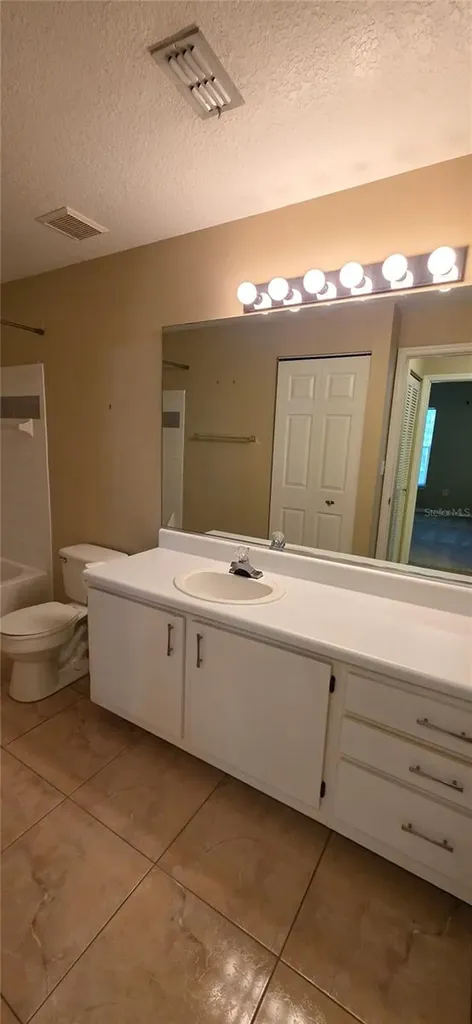 5618 Pinnacle Heights Circle Tampa FL 33624