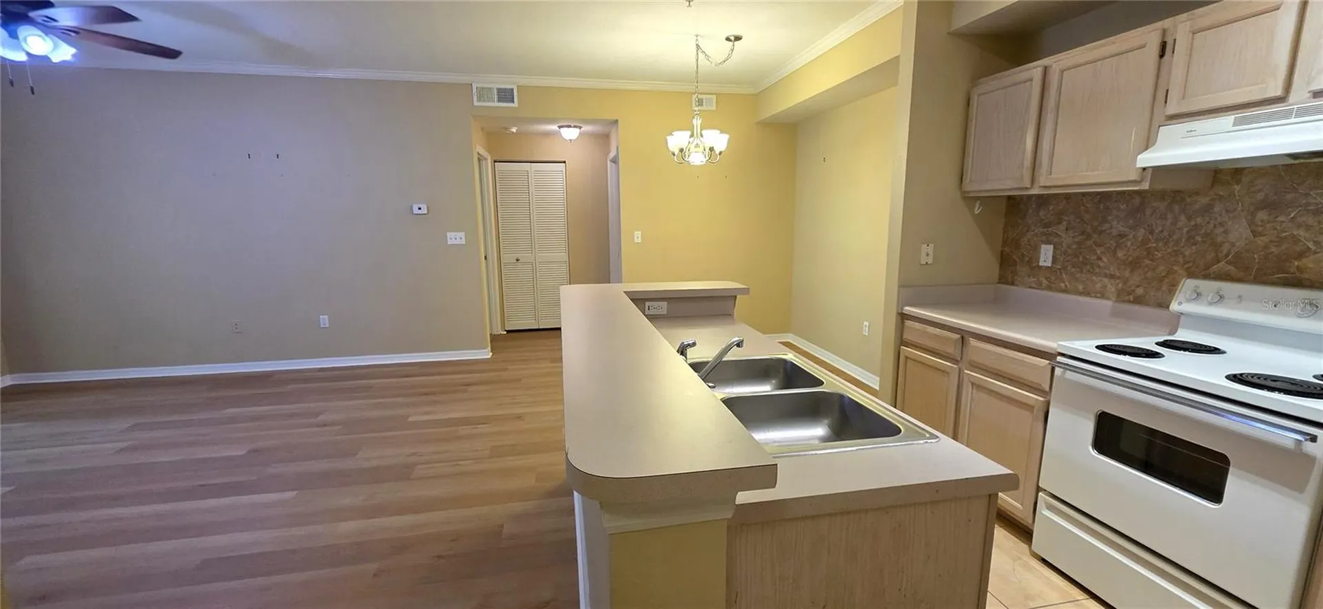 5618 Pinnacle Heights Circle Tampa FL 33624