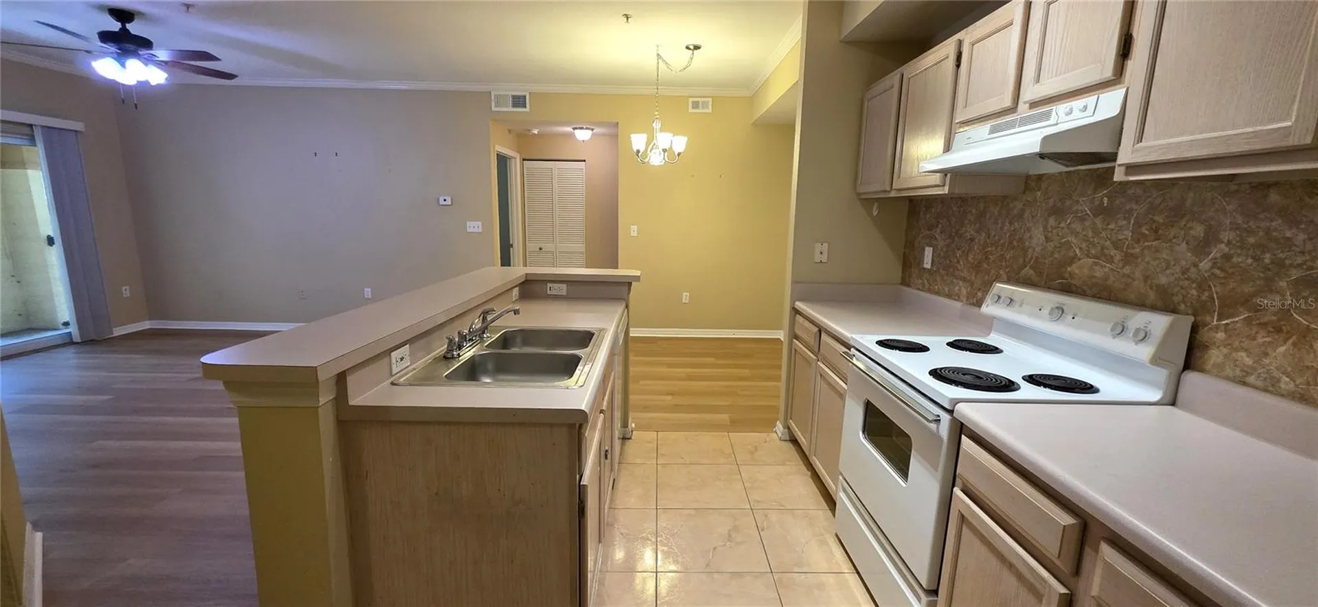 5618 Pinnacle Heights Circle Tampa FL 33624