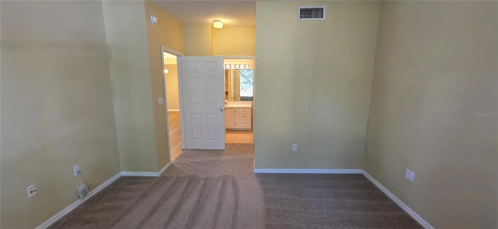 5618 Pinnacle Heights Circle Tampa FL 33624