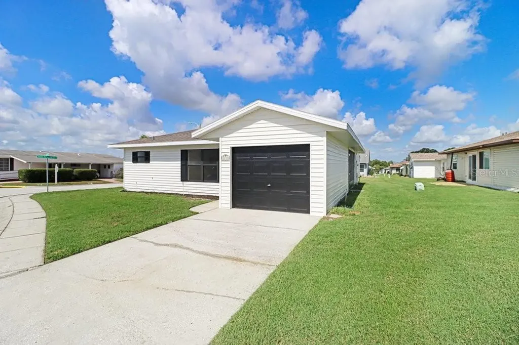 3250 Pebble Bend Drive Lakeland FL 33810
