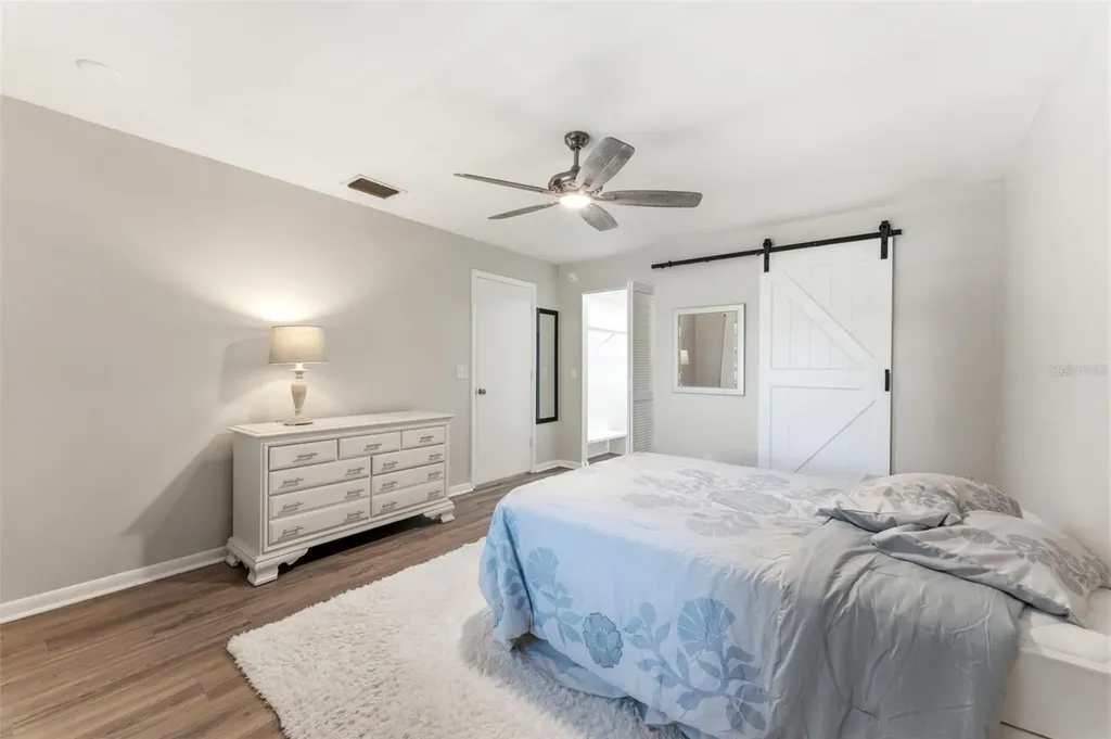 101 Lake Avenue NE Largo FL 33771