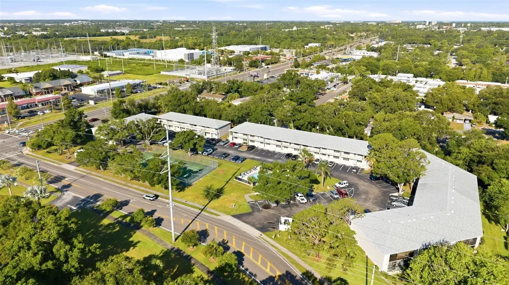 101 Lake Avenue NE Largo FL 33771
