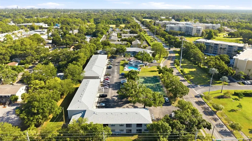 101 Lake Avenue NE Largo FL 33771