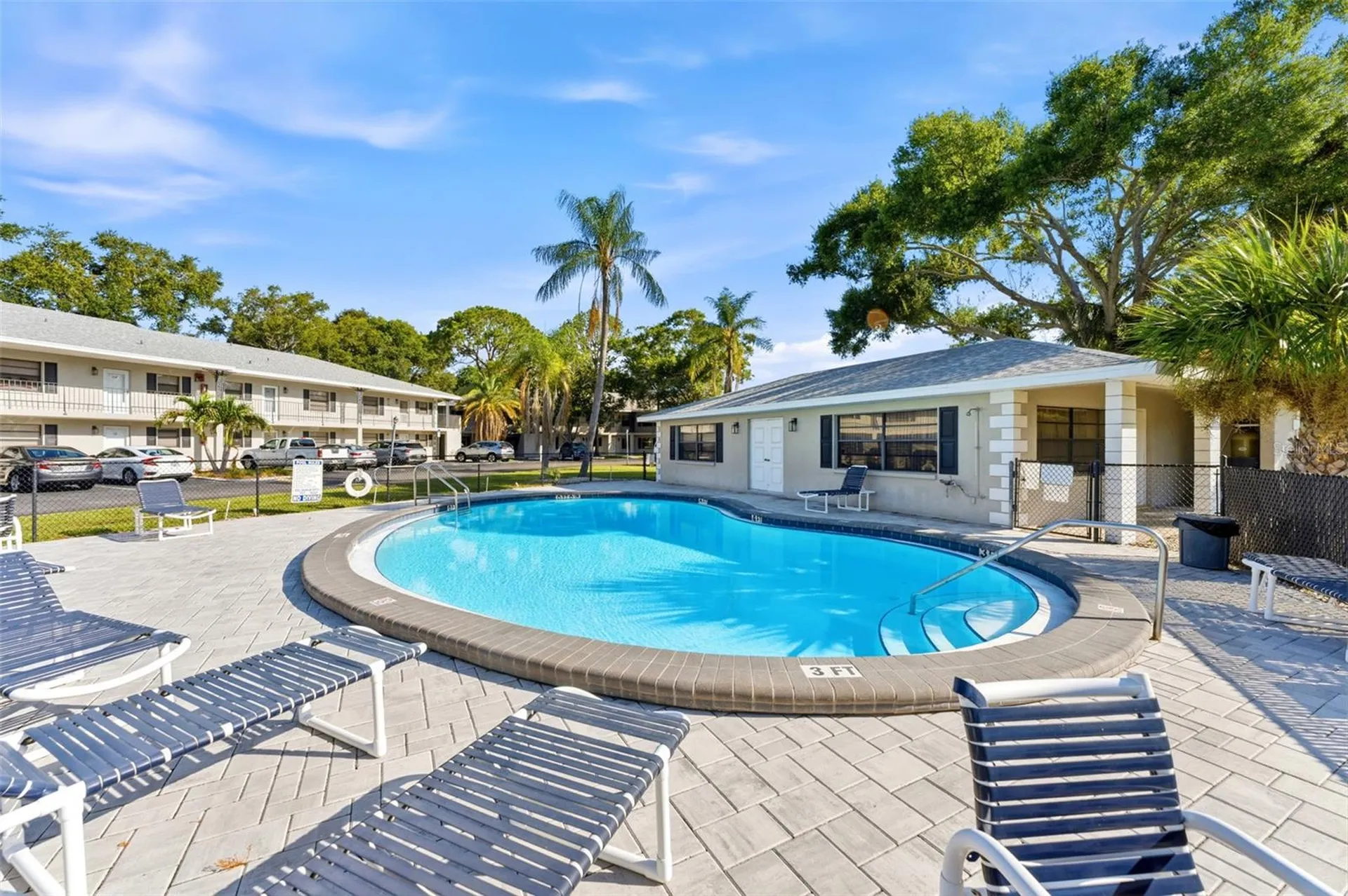 101 Lake Avenue NE Largo FL 33771