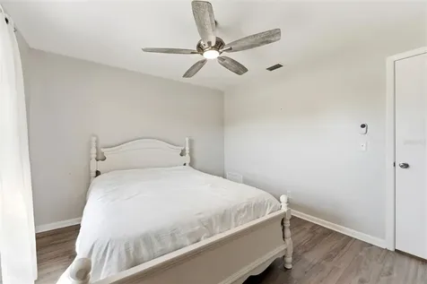 101 Lake Avenue NE Largo FL 33771