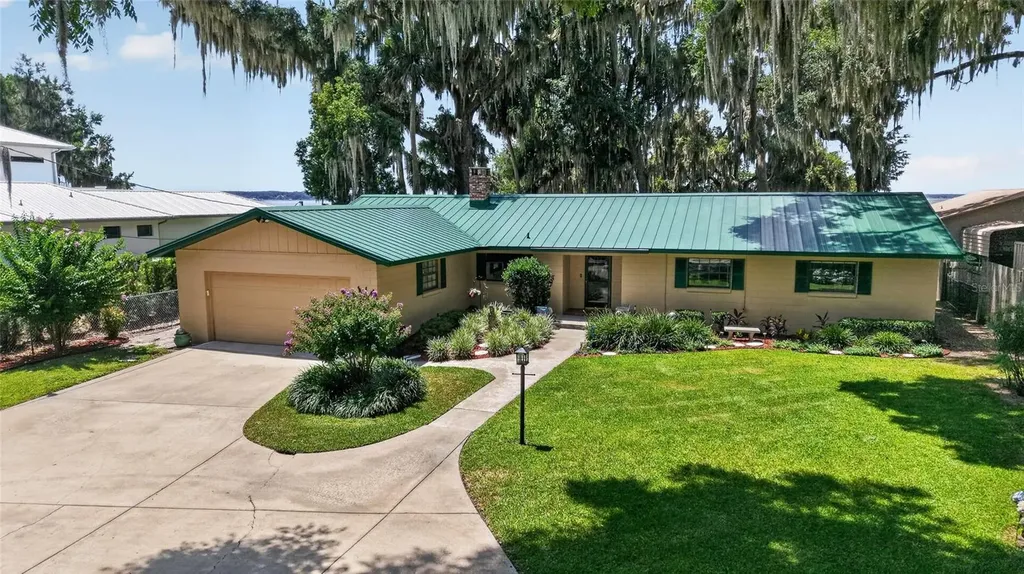 13200 E Highway 25 Ocklawaha FL 32179