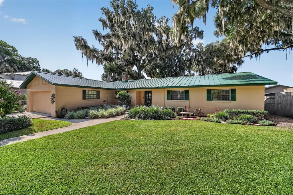 13200 E Highway 25 Ocklawaha FL 32179