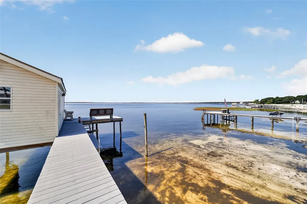 13200 E Highway 25 Ocklawaha FL 32179