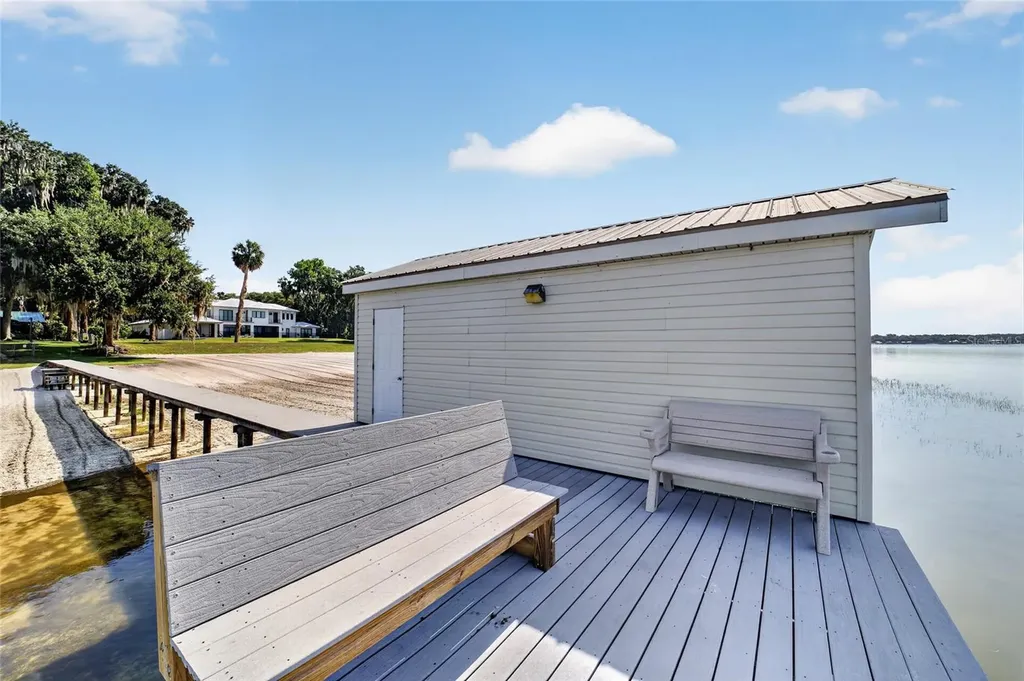 13200 E Highway 25 Ocklawaha FL 32179