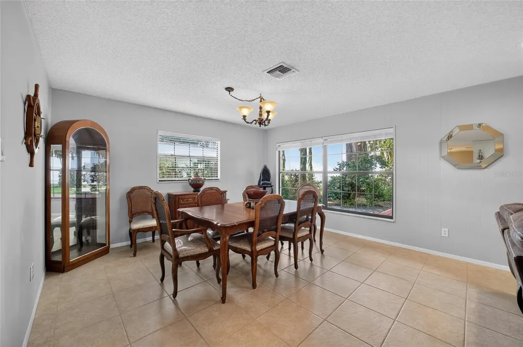 13200 E Highway 25 Ocklawaha FL 32179