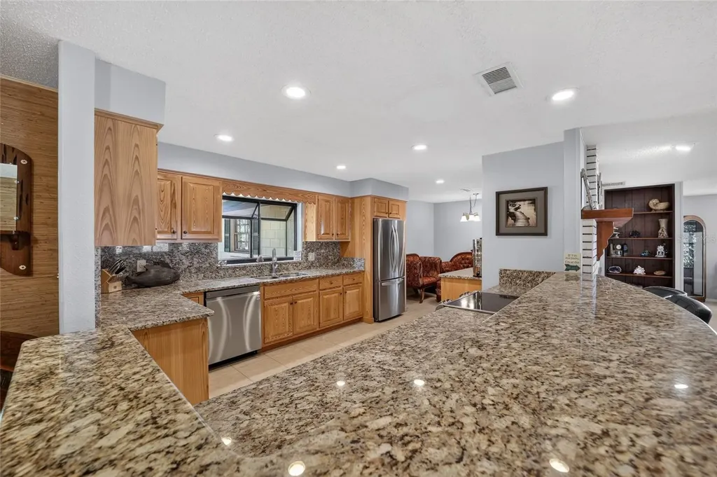 13200 E Highway 25 Ocklawaha FL 32179