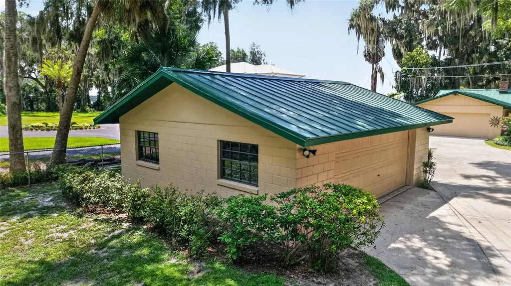 13200 E Highway 25 Ocklawaha FL 32179