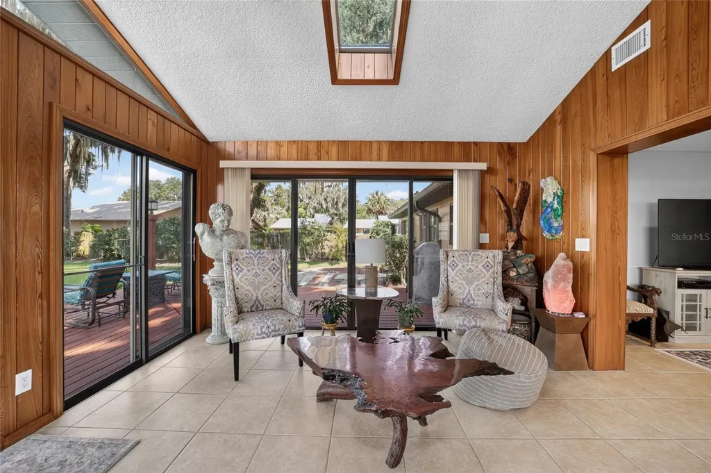 13200 E Highway 25 Ocklawaha FL 32179