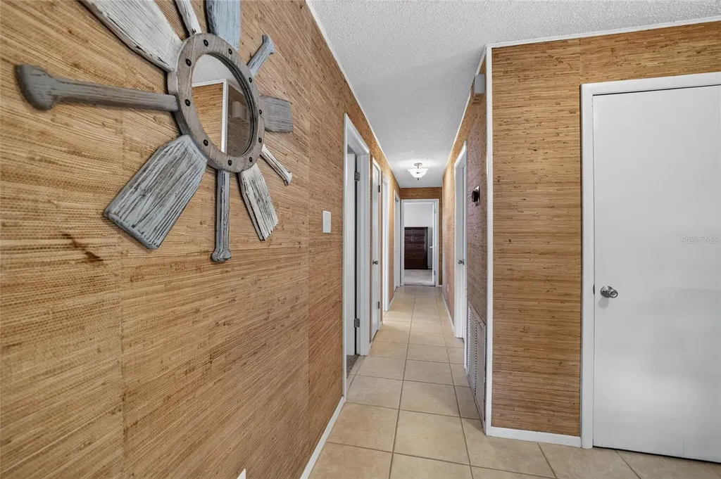 13200 E Highway 25 Ocklawaha FL 32179