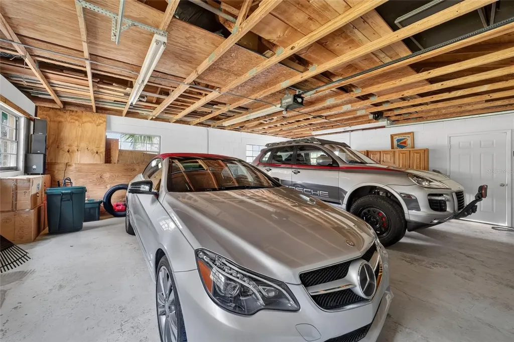 13200 E Highway 25 Ocklawaha FL 32179