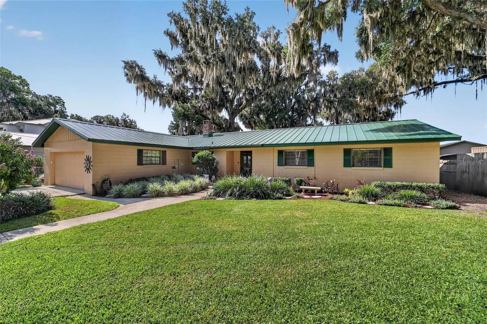 13200 E Highway 25 Ocklawaha FL 32179