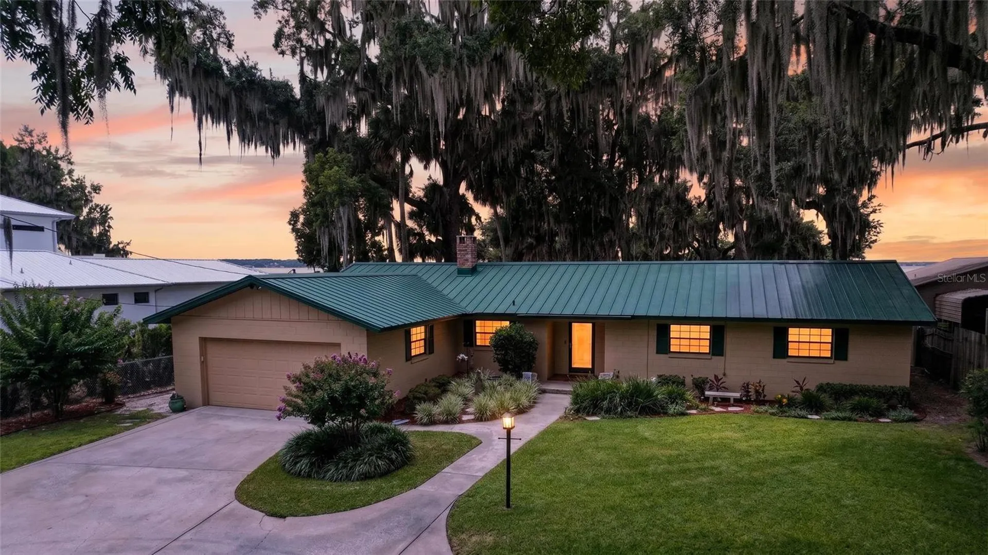 13200 E Highway 25 Ocklawaha FL 32179