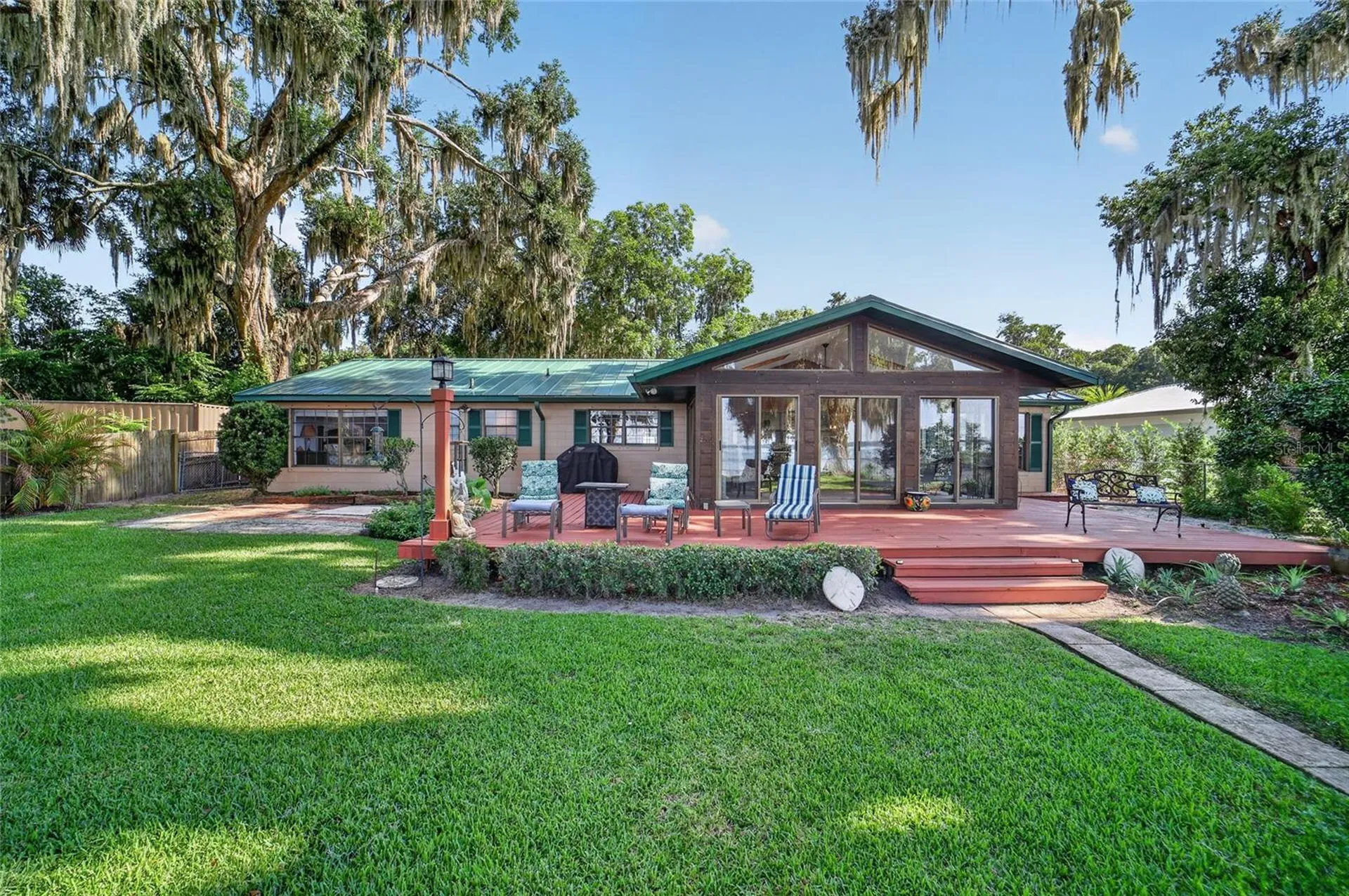 13200 E Highway 25 Ocklawaha FL 32179