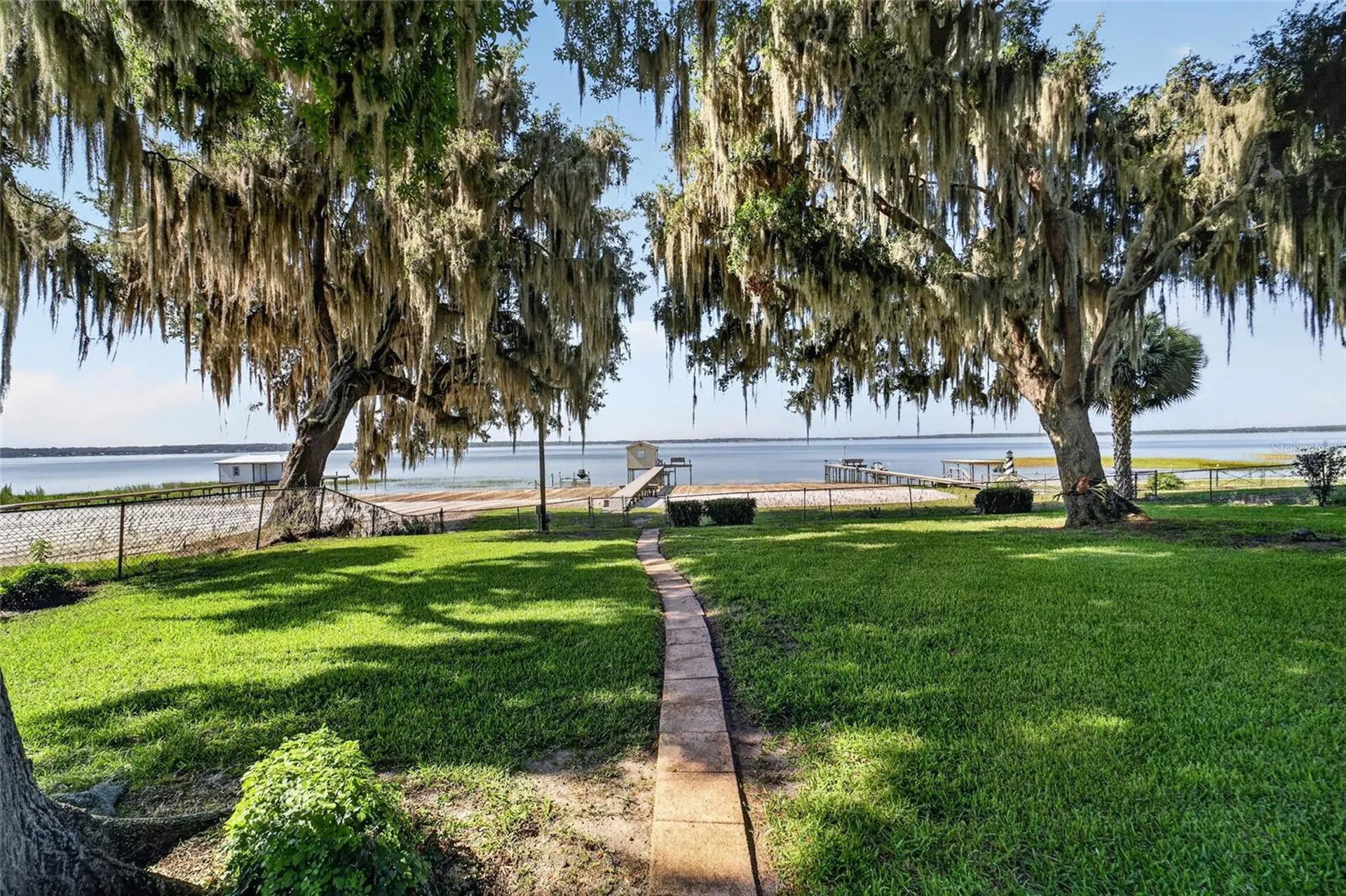13200 E Highway 25 Ocklawaha FL 32179